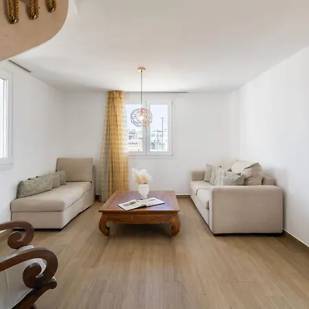 Cinnamon With Private Hot Tub * Pýrgos